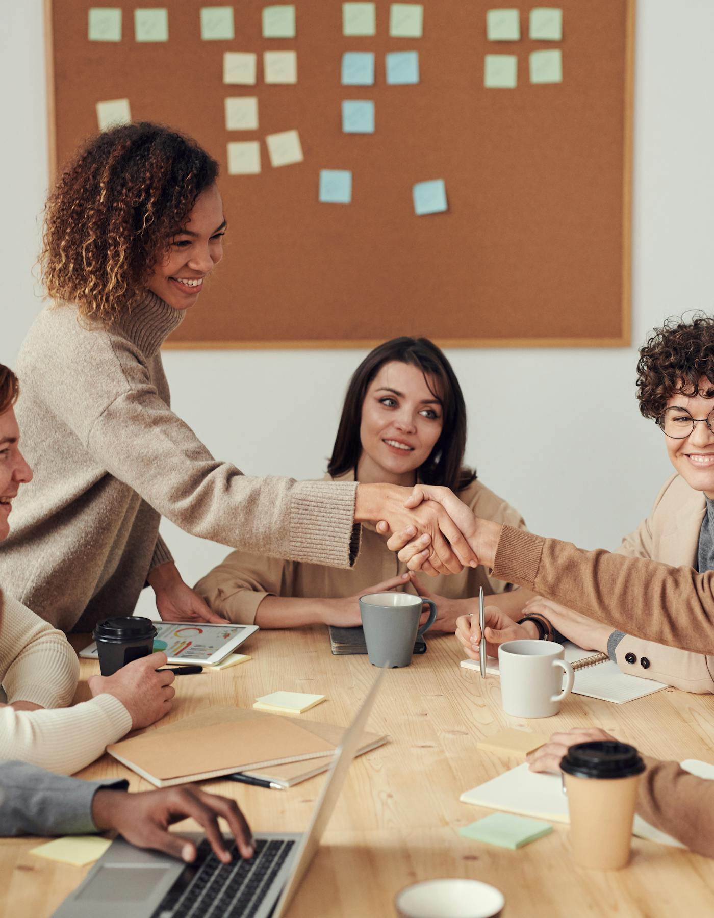 Profissionais em reunião de trabalho